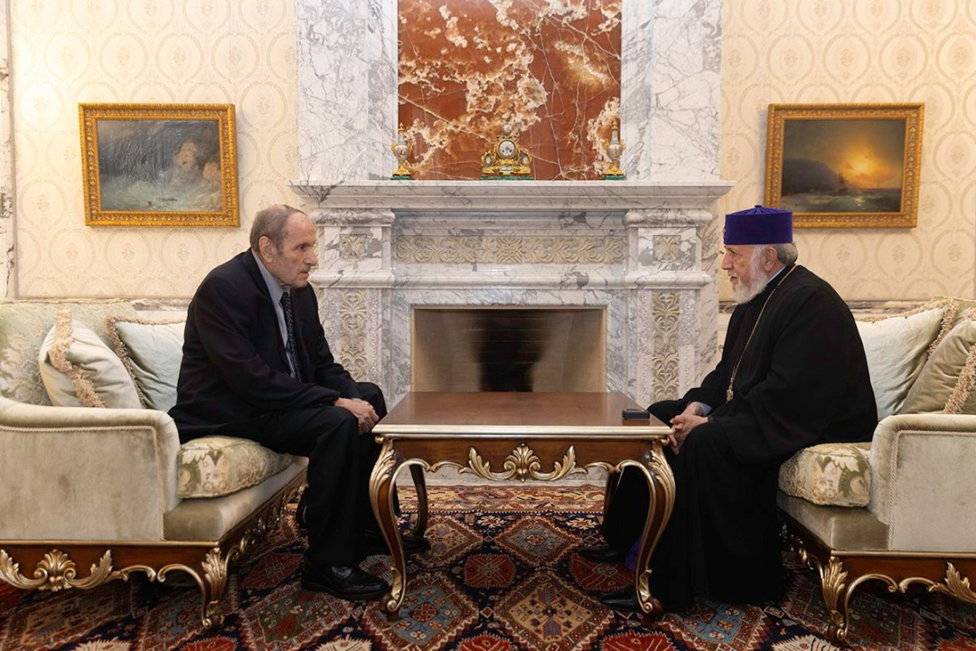 Տեր-Պետրոսյանն այցելել է Գարեգին Բ կաթողիկոսին
