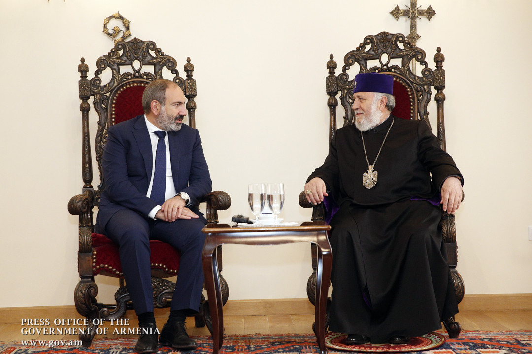 Pashinyan plans public rally in Etchmiadzin to unseat catholicos