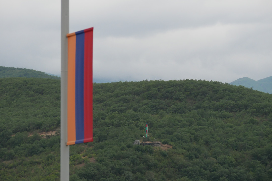 Survey shows Armenians concerned over security, trusting in army