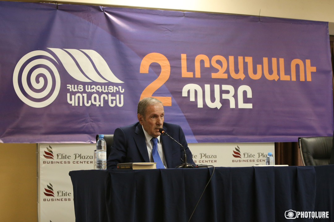 Ter-Petrosyan urges cancellation of Etchmiadzin rally, release of key detainees