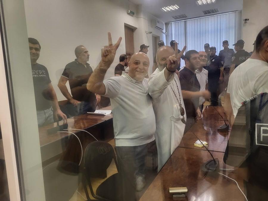 «Սրբազան պայքարի» գործով ինը մեղադրյալի կալանքը երկարաձգվեց, մեկինը՝ ոչ