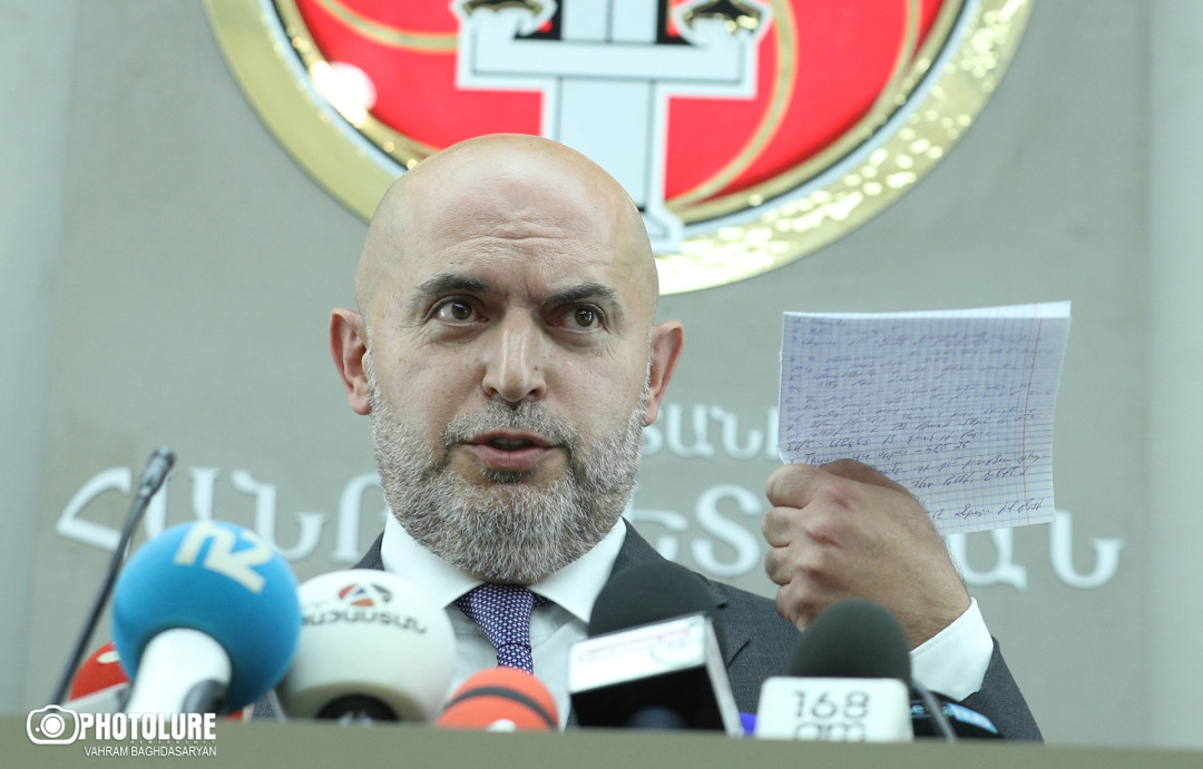 Արմեն Աշոտյանը մեկ ամսով կալանավորվեց