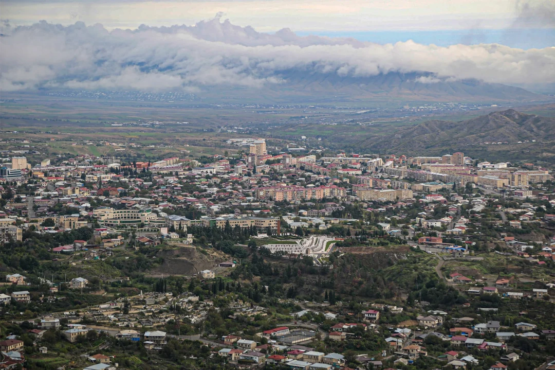 Գեղեցիկ ֆասադի հետևում բազմաթիվ խնդիրներ. Meduza-ի պատմությունը բռնազավթված Ղարաբաղից
