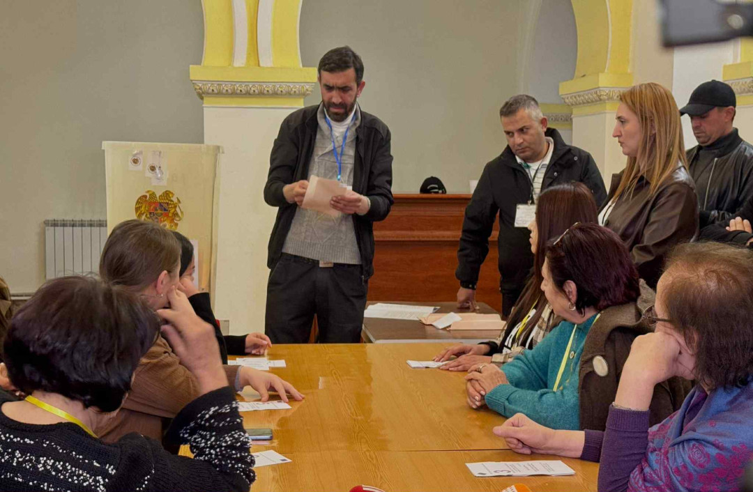 Կուտակումներ, ուղղորդման ռիսկ, կահավորման խնդիրներ. 50 խախտում`47 ընտրատեղամասերում