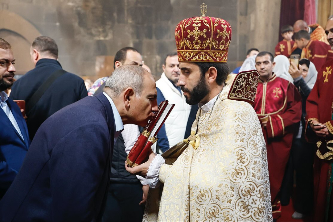 Կարգալույծ քահանան երկրորդ կիրակին անընդմեջ «‎պատարագ»‎ մատուցեց