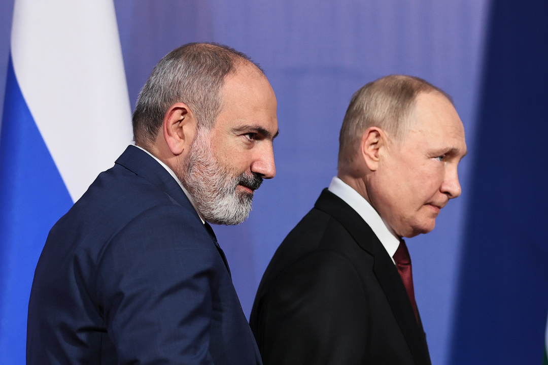 Pachinian et Poutine se rencontreront à Saint-Pétersbourg, annonce Peskov