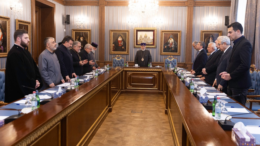 Գերագույն հոգևոր խորհուրդը դատապարտում է եպիսկոպոսների միանալը վարչապետի նախաձեռնությանը