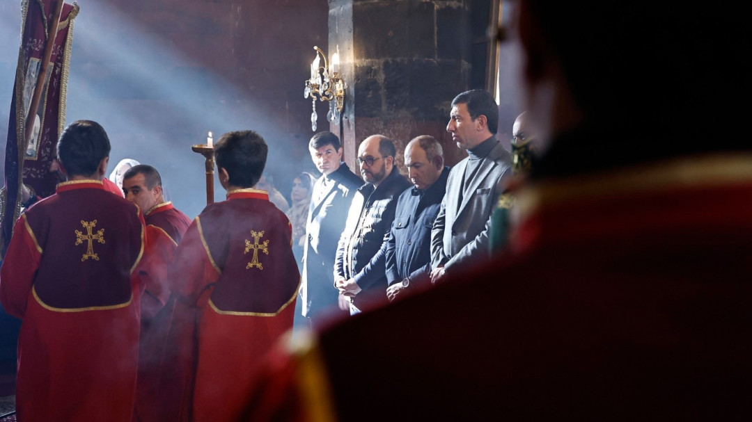 Crise ouverte entre l’État arménien et l’Église apostolique : appels à la réforme, accusations de schisme et montée des tensions