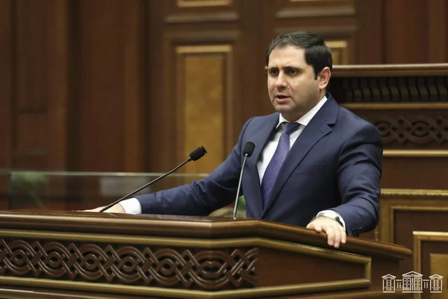 «Իմ պաշտոնավարման ժամանակ 5.4 անգամ ավելի շատ ծախս է արվել սպառազինության վրա, քան 2 նախագահների տարիներին». Պապիկյան
