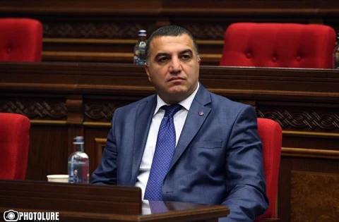 Ձերբակալվել է աշխատանքի և սոցիալական հարցերի նախկին նախարար Արտեմ Ասատրյանը