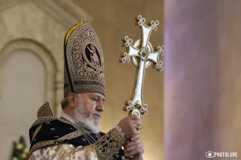 Կաթողիկոսի եղբայրն ու եղբորորդին ազատ են արձակվել տնային կալանքից