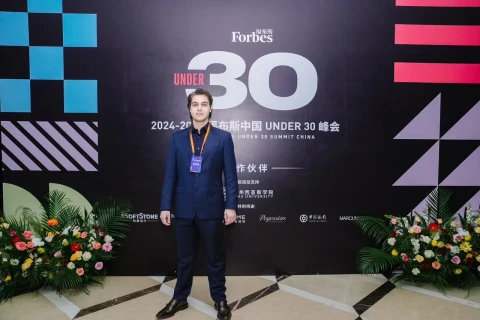 Armen Pogossian représente l’Arménie au Sommet Forbes Under 30 Chine et inspire la nouvelle génération d’entrepreneurs mondiaux