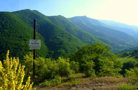 Les habitants affirment que les troupes azerbaïdjanaises étendent leurs positions dans la réserve de Shikahogh en Arménie