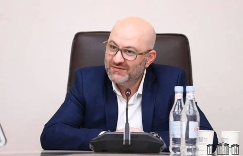 Դավիթ Առուշանյանը հրաժարվում է պատգամավորի մանդատից
