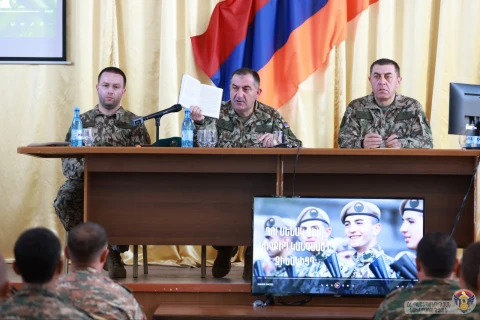 ԶՈՒ ԳՇ պետը զինծառայողների հետ բացասական վարքագծի կանխարգելմանն ու կարգապահությանը վերաբերող հարցեր է քննարկել