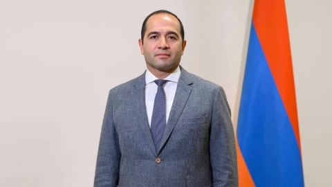 Չինարենի դասընթացներից մինչև MIT-ի ուսումնառություն. ով է նորանշանակ ԲՏԱ նախարար Դավիթ Թադևոսյանը