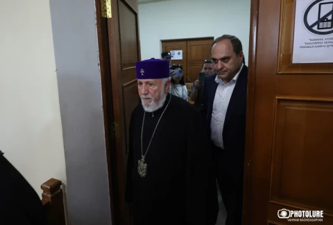 Le juge chargé de l'affaire visant le Catholicos Karekin II s'est récusé