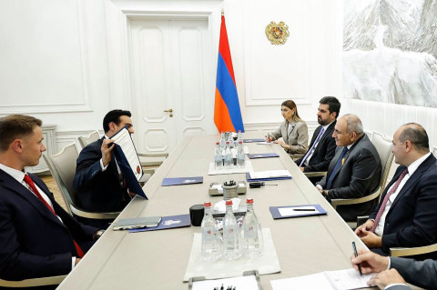 Ներկայացուցիչների պալատի զինված ուժերի հանձնաժողովի անդամը հանդիպել է Փաշինյանին