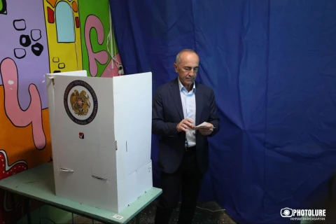 Ռոբերտ Քոչարյանը կալանավորվեց՝ որդու կալանքից մեկ օր անց