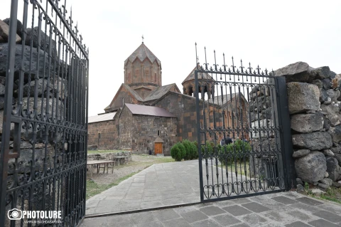 Pashinyan floats parliamentary investigation into Armenian Apostolic Church