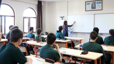 Poor PISA results do not make Armenian students ‘illiterate,’ minister says