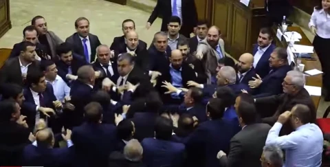 Բարեվարքությունը՝ բռունցքների տակ