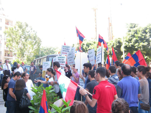Բողոքի ցույց Լիբանանում Հունգարիայի դեսպանատան առջև (ֆոտոշարք)