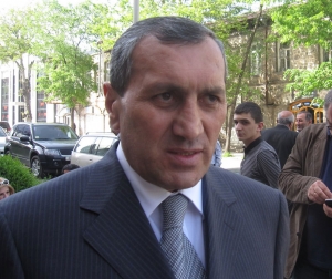 Բեմադրությո՞ւն, թե՞ կրակոց-մեսիջ