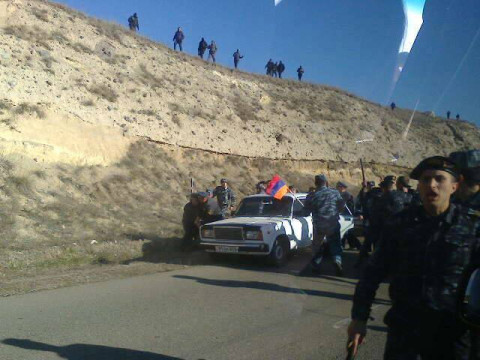 Ինչո՞ւ եք գնում Արցախ, ինչո՞ւ չեք սկսում Սյունիքից