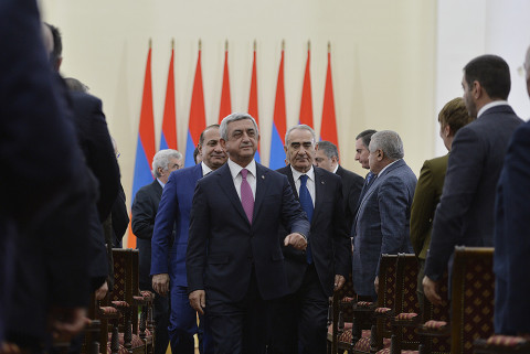Մնաց միայն զենքը, մնաց միայն տեռորը