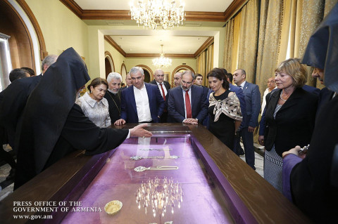 Կարապետյանների ընտանիքի հովանավորությամբ վերանորոգված Վեհարանի բացումը Մայր Աթոռում․ ֆոտոշարք