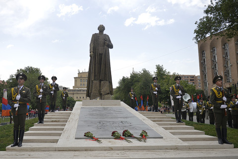 Նժդեհը, Պետրոս Մեծն ու ռուսական զենքը