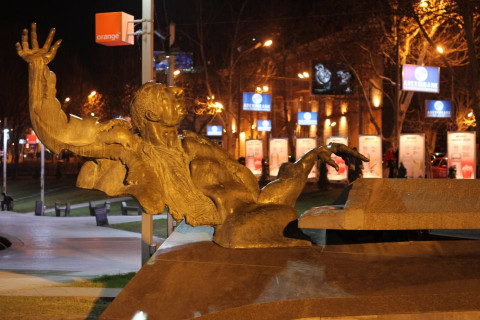 Առնո Բաբաջանյան. ֆոտո-նոկտյուրն