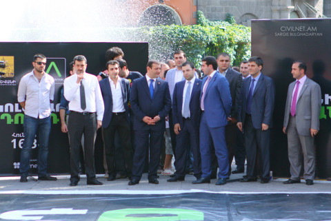 3D պատկեր Ազնավուրի հրապարակում