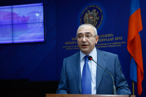 Պատգամավորական մանդատների հանձնում