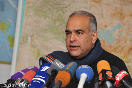 Րաֆֆի Հովհաննիսյանը հանդիպել է Ջոն Հեֆերնի հետ