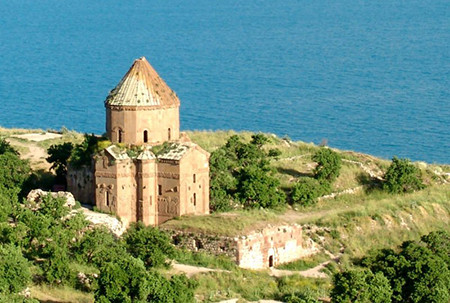 Ինչպես Յաշար Քեմալը փրկեց Աղթամարի Սուրբ Խաչ եկեղեցին