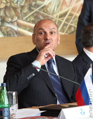 Քանի դեռ նա բիզնես «չունի»