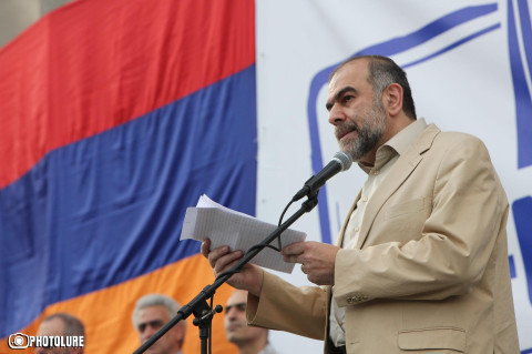 Քաղաքական գրոտեսկին սովորաբար հետևում է քաղաքական աղետը․ Գարեգին Չուգասզյան