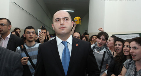Ոչ ադեկվատ նախարար