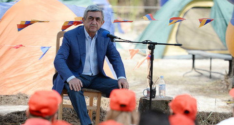 Եռյակն սպասում է հանրաքվեի օրվա նշանակմանը