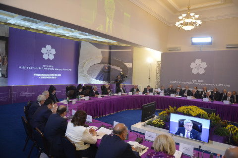 Serzh Sargsyan Bestows Medals and Issues Warnings