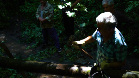 In Bordering Choratan, Villagers Repair a Water Pipeline Damaged by Azerbaijani Shelling