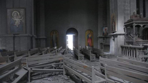 Շուշիի Ղազանչեցոց եկեղեցին՝ ռմբակոծությունից րոպեներ անց | Shushi Cathedral damaged by Azerbaijani Air Strikes on Karabakh