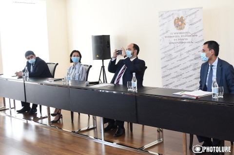 «Զրկվել են կրթության բյուջեի կերակրատաշտին մոտ լինելուց»․ Արայիկ Հարությունյանը՝ քննադատների մասին