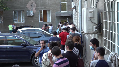 «Սահմանները պաշտպանվում են նաև այստեղ». հարյուրավոր քաղաքացիներ արյուն են հանձնում
