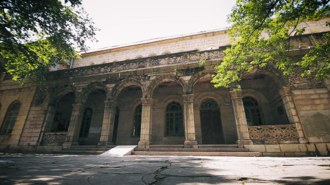 Ստեփանակերտի թատրոն․ խնդիրները՝ անձնակազմի աչքով