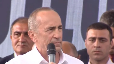Մեր նպատակն է հաստատել արժանապատիվ խաղաղություն․ Ռոբերտ Քոչարյանի ելույթը Ազատության հրապարակում