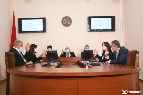 Այս փուլում մանդատների հրաժարման ինստիտուտ չկա, ասում է Մուկուչյանը
