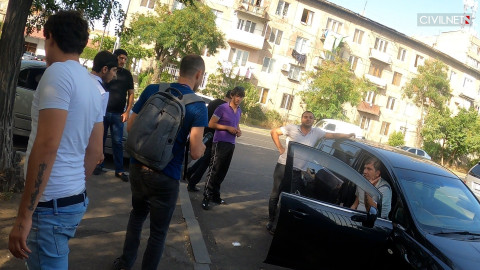 Երևան․ կուտակումներ 52-րդ դպրոցի ընտրատեղամասերի դիմաց
